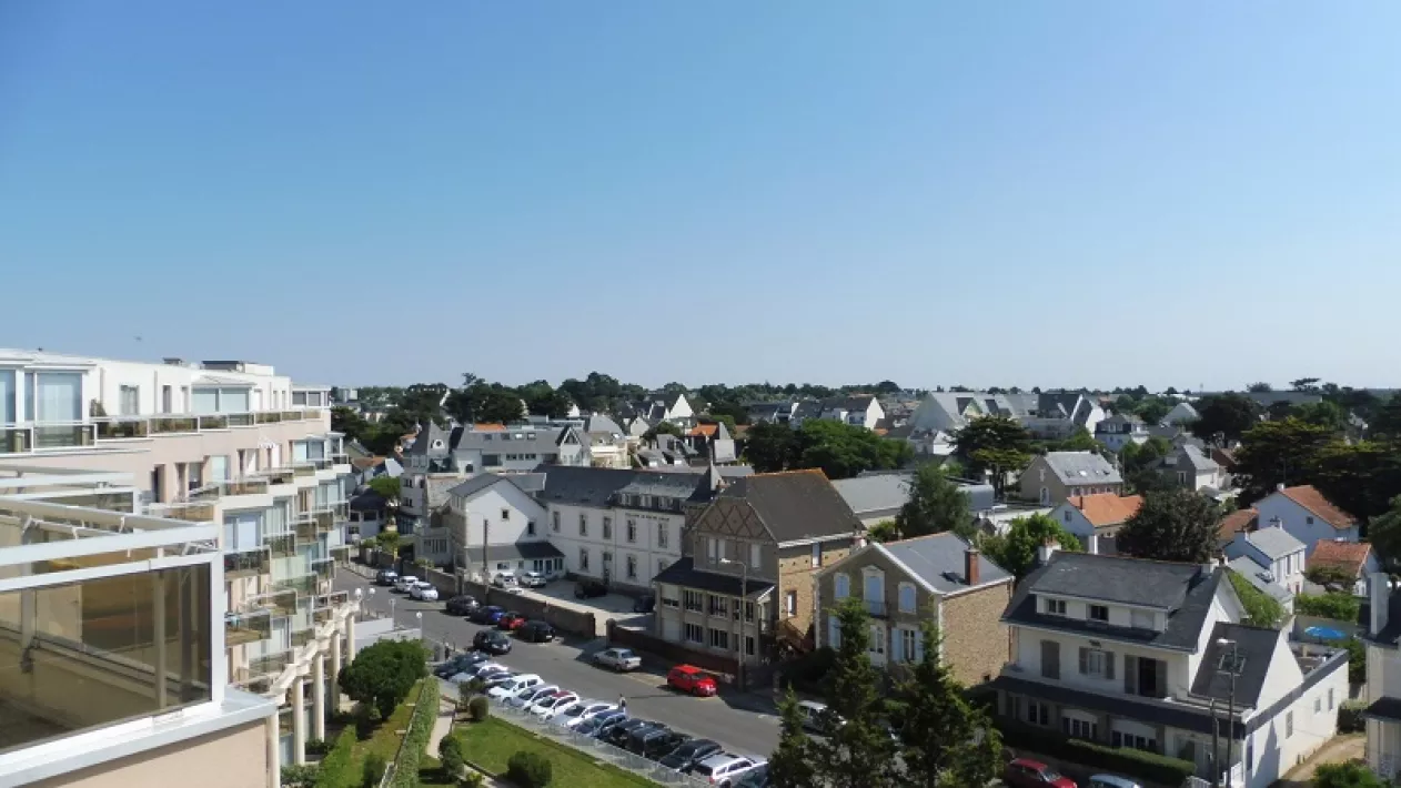 1- GUIGAND vue de la terrasse arriere