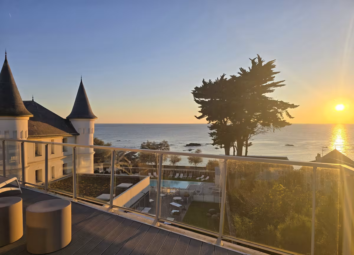 Coucher de soleil depuis le balcon du château des tourelles