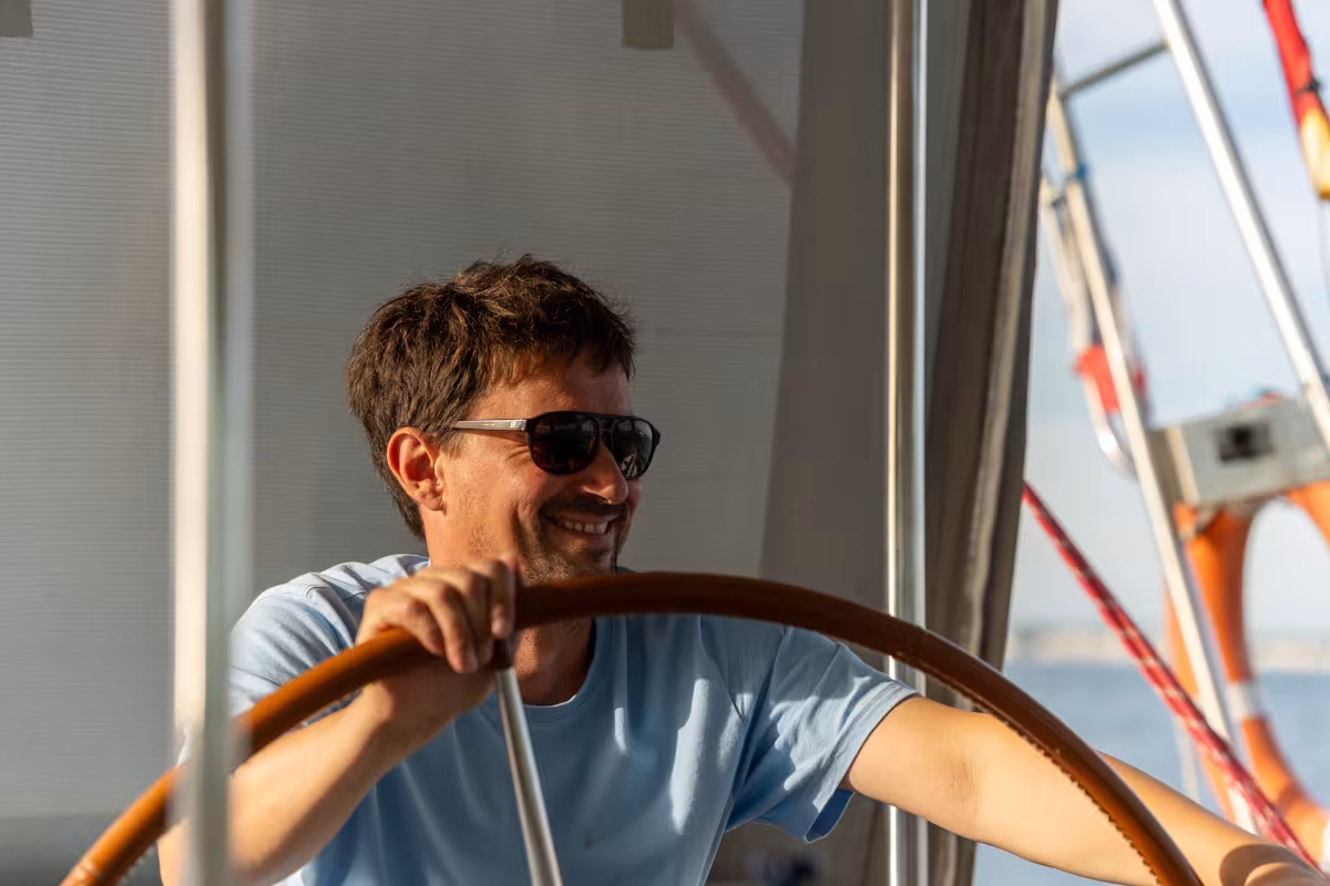 Félix skipper Mouette and sea