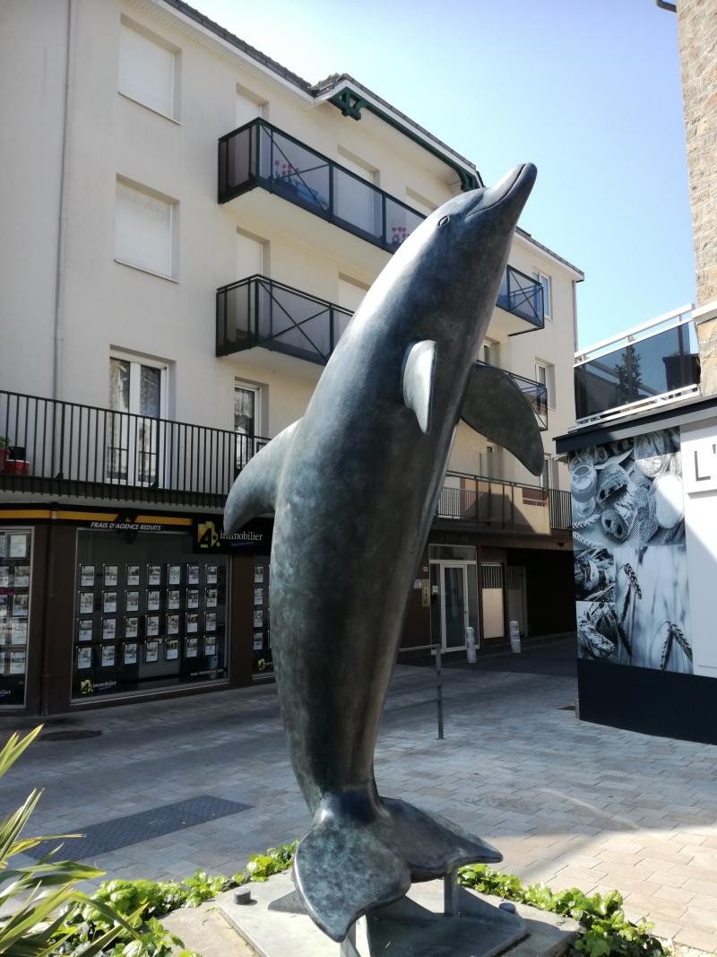 pornichet_statue_dauphin_bronze