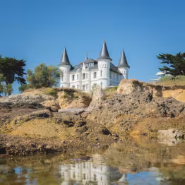 chateau tourelles