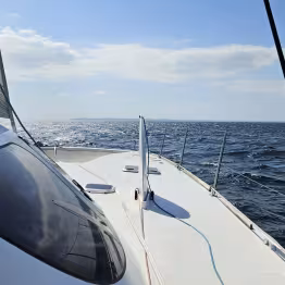 Vue mer depuis le pont du bateau