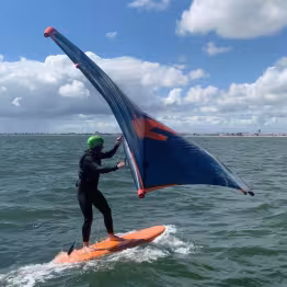 Personne en Wing-foil