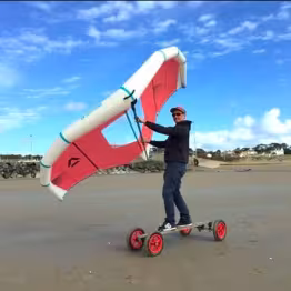 Wing foil sur la plage