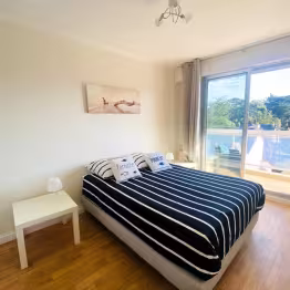 Chambre avec lit double