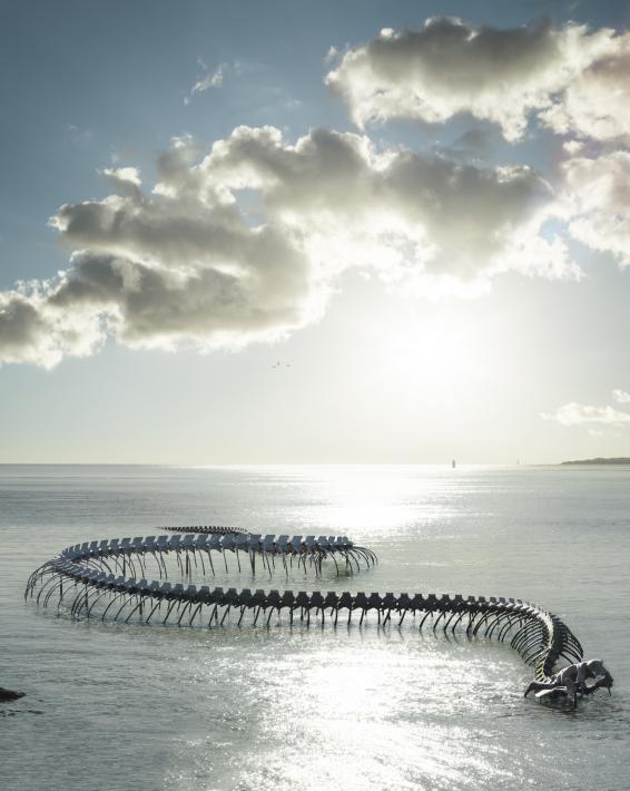 huang-yong-ping-serpent-d-ocean-saint-brevin-les-pins-france-oeuvre-du-parcours-estuaire-nantes-saint-nazaire-franck-tomps-lvan-3526522