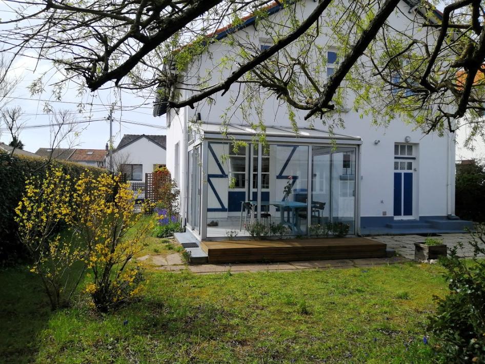 1 GIRAULT véranda vue depuis saule jardin