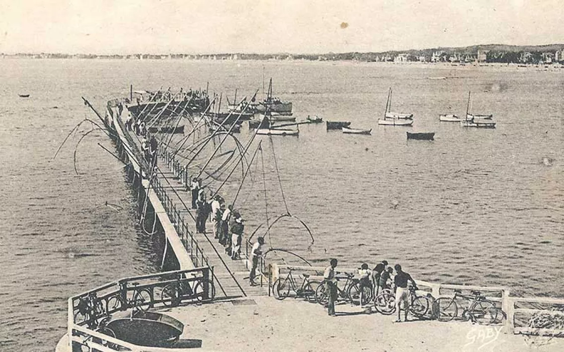 Du port niché à la plaisance Du port niché à la plaisance