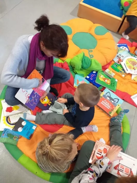Grignote livres, histoires pour tout-petits